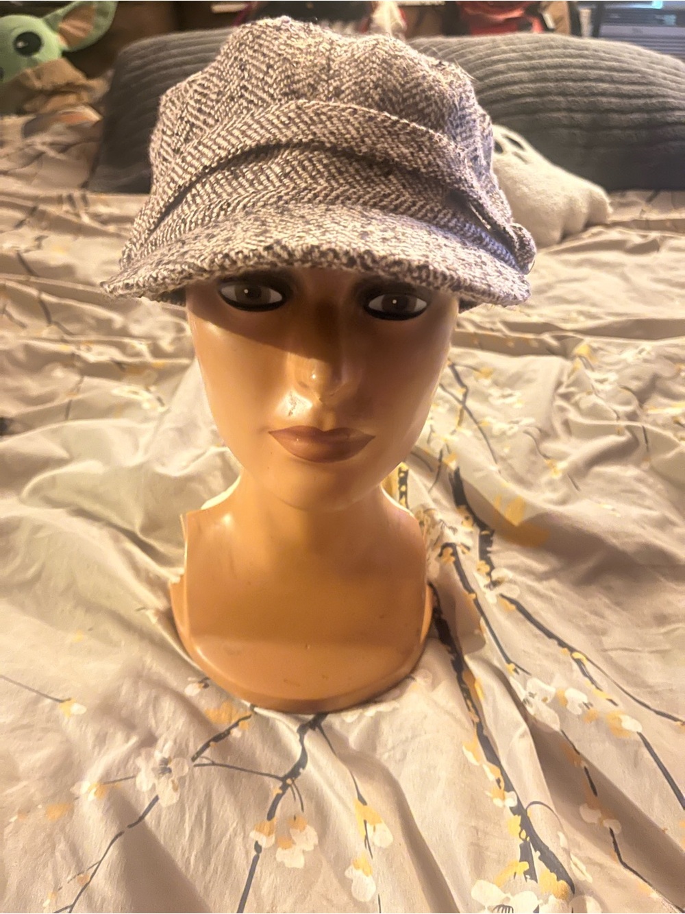 Womens Tweed Newsboy Cap in Heathered Brown
